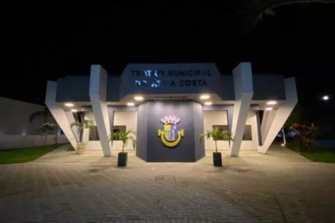 CAPS de São Pedro da Aldeia celebra 24 anos com apresentação de usuários no Teatro Municipal