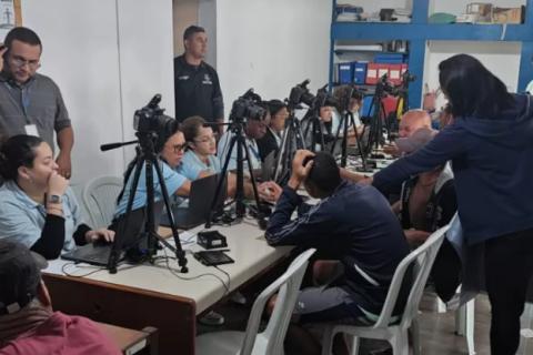 São Pedro da Aldeia realiza mutirão para pescadores emitirem nova identidade exigida para o defeso