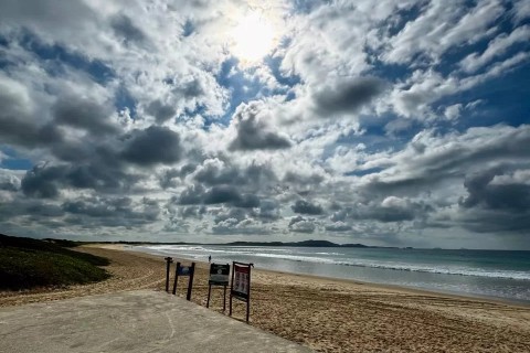 Tempo instável e mar agitado marcam a terça-feira (10) na Região dos Lagos