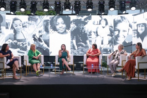 Prefeitura de Araruama realiza encontro “Para Você, Mulher” com debates e homenagens no Centro