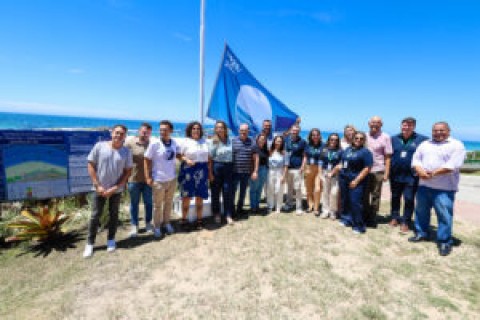 Saquarema hasteia Bandeira Azul em três praias e amplia reconhecimento ambiental