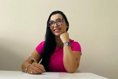 Professora da rede pública de Saquarema lança livro na próxima semana