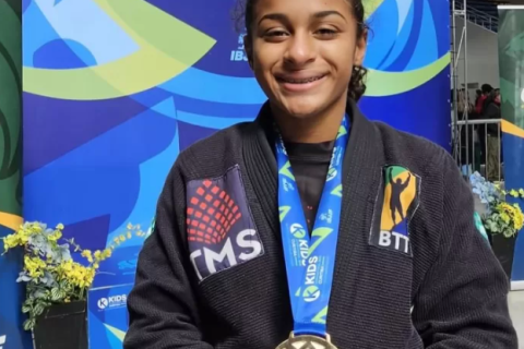 Atleta mirim de Cabo Frio conquista ouro em campeonato internacional de jiu-jitsu em Curitiba