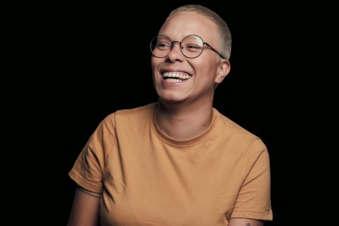 21ª Parada do Orgulho LGBTI+ de Cabo Frio terá show da cantora Maria Gadú