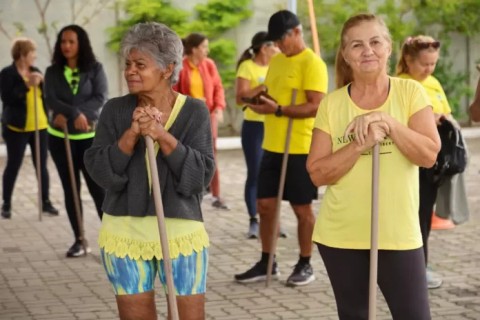 CRAS Manoel Corrêa, em Cabo Frio, oferece aulas gratuitas de ginástica para o público 50+