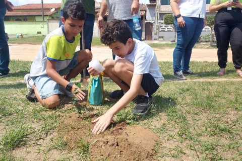 São Pedro da Aldeia realiza ação ambiental com plantio de mudas e atividades educativas nesta segunda (29)