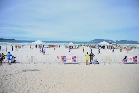 Categoria adulto estreia com dois jogos na 4º edição da Copa LICEP de beach soccer