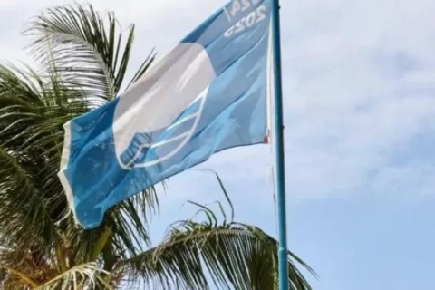 Cabo Frio inicia temporada 2025/2026 da Bandeira Azul com três praias certificadas na próxima semana