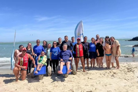 Projeto “Mar para Todos” promove inclusão na Praia da Azeda em Búzios