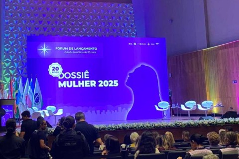 São Pedro da Aldeia marca presença no fórum que celebra 20 anos do Dossiê Mulher