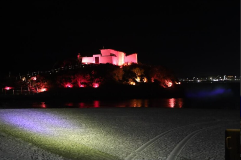 Forte São Mateus ganha iluminação especial na abertura do “Cabo Frio Celebra Rosa”