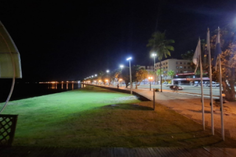 Araruama investe na modernização da orla do Centro com nova iluminação em LED
