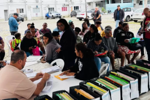 Ambulantes de Cabo Frio que atuavam com aluguel de guarda-sol poderão migrar de segmento na segunda (25)