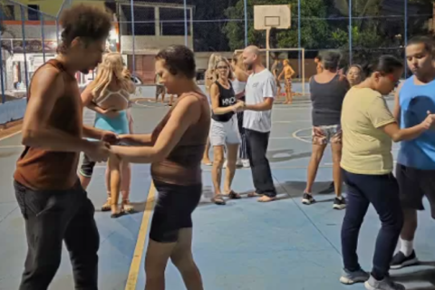 Projeto oferece oficinas gratuitas de samba em Cabo Frio