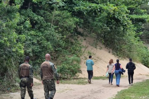 Prefeitura de Cabo Frio realiza fiscalização em área de proteção ambiental no Balneário São Francisco