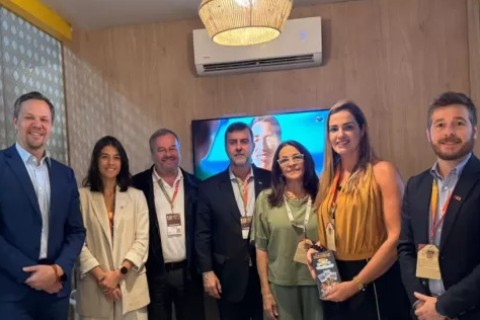 Búzios participa de reunião na FIT com presidente da Embratur e articula nova rota aérea entre Guarulhos e Cabo Frio