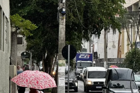 Quinta (3) tem chuva, tempo instável e temperaturas baixas na Região dos Lagos