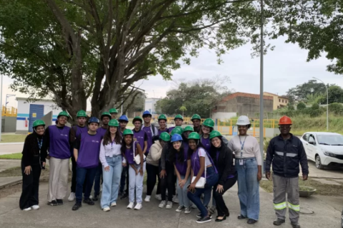 Jovens aprendizes do CIEE visitam ETE de Iguaba Grande em ação do projeto Portas Abertas