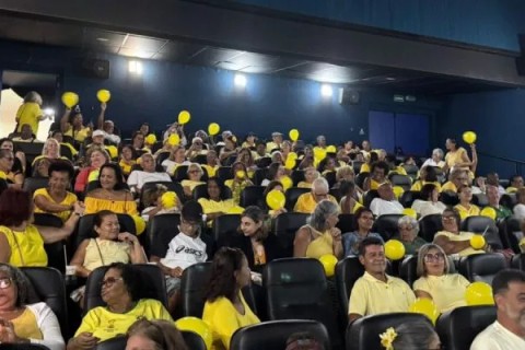 Cinema vira espaço de integração e alegria no Setembro Amarelo para idosos em Cabo Frio