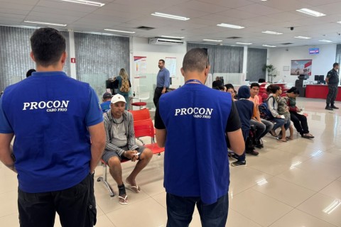 Procon Cabo Frio autua agência bancária no Centro por demora no atendimento