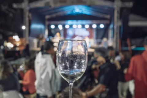 Búzios recebe festival de vinhos com música e ações sustentáveis neste fim de semana prolongado