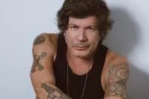 Festival MPBúzios 2025 começa nesta sexta-feira (17) com o cantor Paulo Ricardo