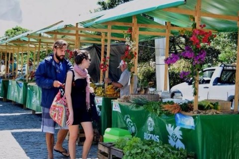 Sábado é dia de Chorinho na Feirinha da Ferradura em Búzios