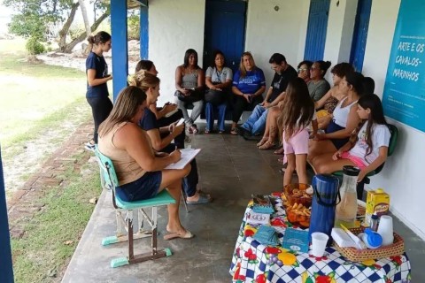 Oficina une arte, tradição e geração de renda para mulheres da pesca em São Pedro da Aldeia