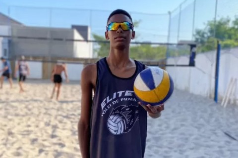 Atleta de 13 anos de Cabo Frio é convocado pela primeira vez para a Seleção Brasileira de Vôlei de Praia