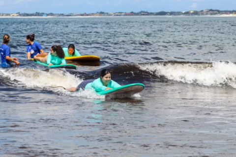 Águas de Gaia inicia nova temporada de conexão e empoderamento feminino na Praia do Forte