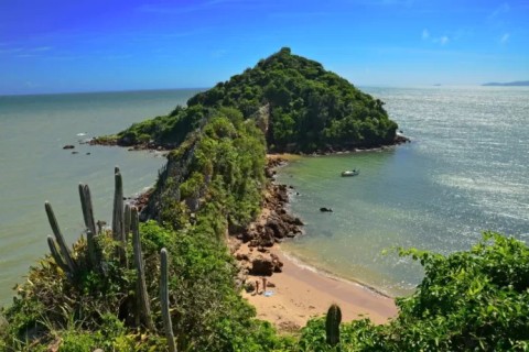 Ponta do Pai Vitório, em Búzios, passa por revitalização com foco em preservação e turismo sustentável