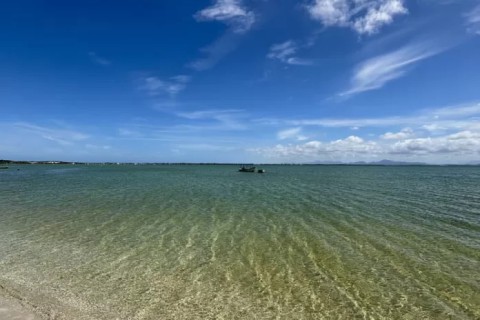 Arraial do Cabo celebra o 2º ano de Bandeira Azul na Praia Lagunar do Caiçara