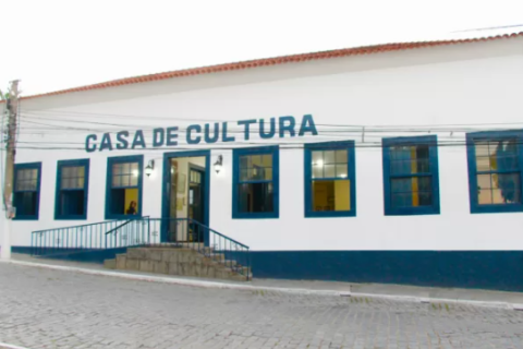 Araruama realiza projeto “Café e Cultura” com dança cigana, palestra e música