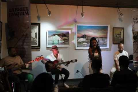 Casa da Cultura aldeense recebe tributo à Maria Bethânia nesta quarta-feira (24)