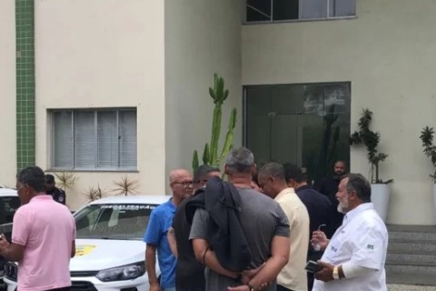 Em encontro com taxistas, prefeitura de Cabo Frio anuncia pacote de medidas para fortalecer motoristas e restringir aplicativos de fora