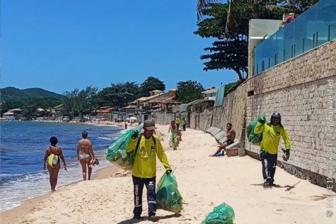 Força-tarefa retira mais de 130 toneladas de resíduos das praias de Búzios