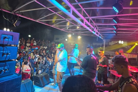 Carnaval 2026 de Araruama encerra com festa descentralizada, segurança reforçada e forte presença das famílias