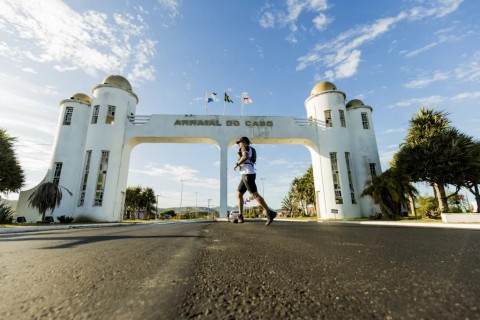 Arraial do Cabo sedia competição de Trail Run com 1.500 atletas de 13 países
