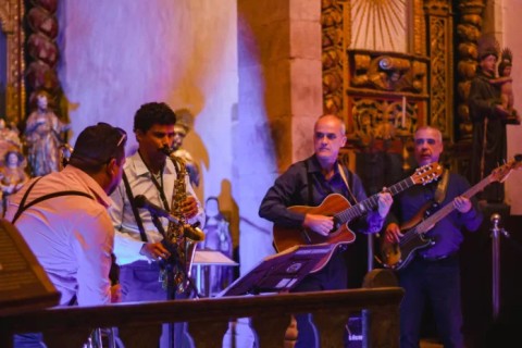 Sopros & Cordas é destaque da noite de música instrumental na Praça Santos Dumont, em Búzios