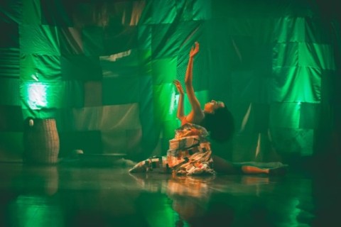 Centro Cultural Manoel Camargo recebe o espetáculo “CRIA” em Arraial do Cabo