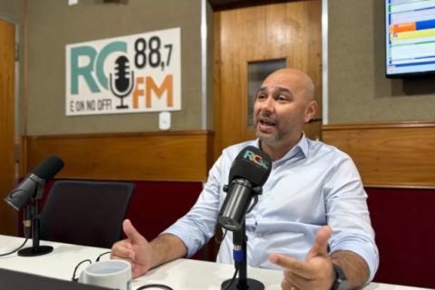 RCFM/ Secretário de governo de Araruama comenta saída da ex-prefeita e conquistas de Daniela Soares