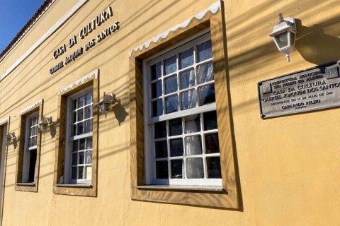 Casa da Cultura em São Pedro da Aldeia terá noite de clássicos do pop rock com Vini & Kim