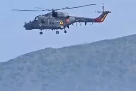 Marinha realiza treinamento de mergulhadores na Praia do Peró, em Cabo Frio