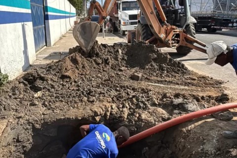 Rede de esgoto é substituída após mais de 25 anos no Jardim Esperança, em Cabo Frio