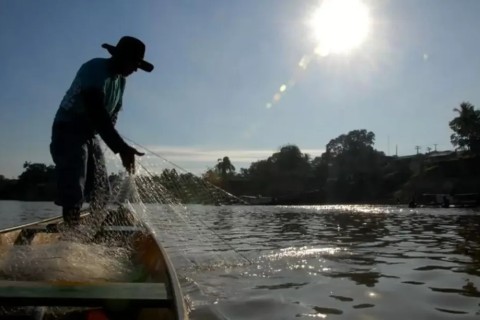 Búzios efetua pagamento do auxílio defeso da sardinha aos pescadores artesanais