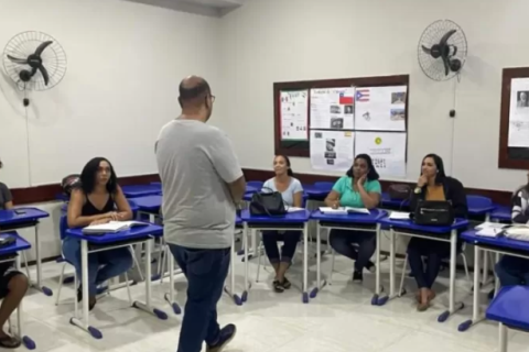 Búzios abre inscrições para cursos gratuitos de inglês, espanhol e Libras