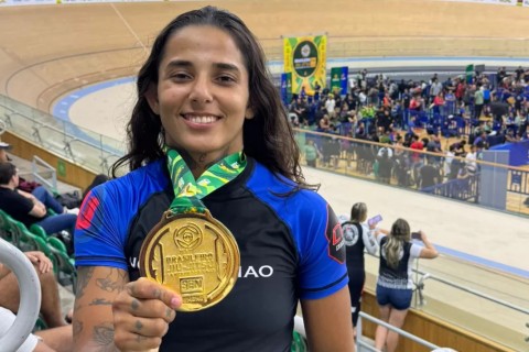 Atleta de Cabo Frio conquista título brasileiro de Jiu-Jitsu na faixa azul com desempenho dominante