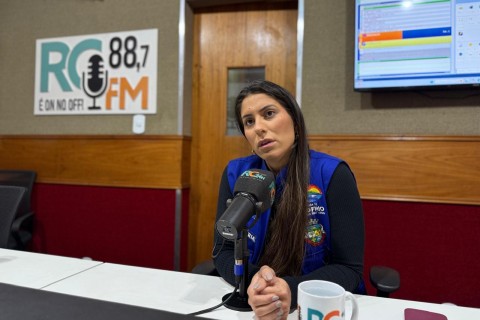 RCFM/ Camila Saraiva faz balanço da Assistência Social em Cabo Frio durante entrevista