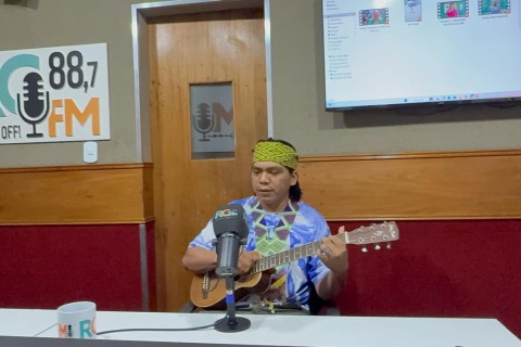 RCFM/ Liderança indígena Huni Kuin fala sobre saberes ancestrais e valorização da cultura no programa Renata Cristiane On-line
