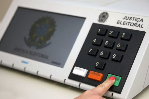 TRE-RJ oferece transporte gratuito e adaptado para eleitores com deficiência em São Pedro da Aldeia